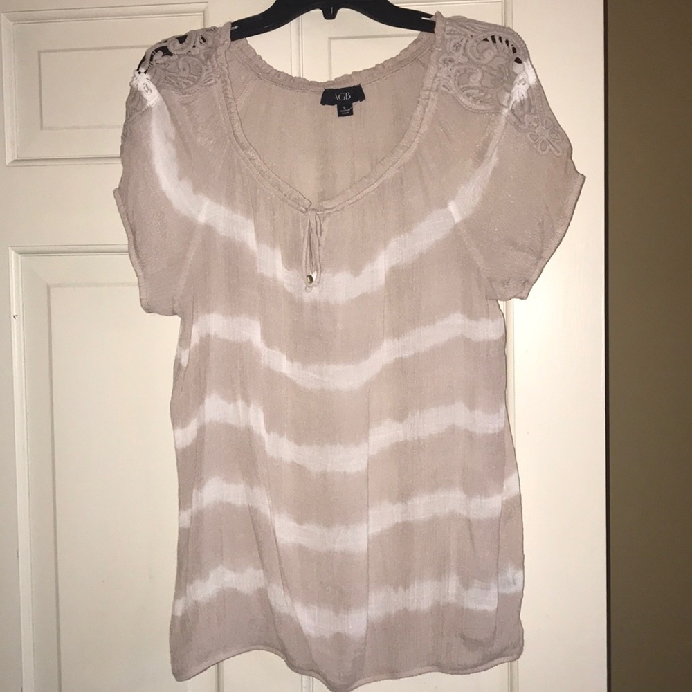 Tan and white short sleeve top